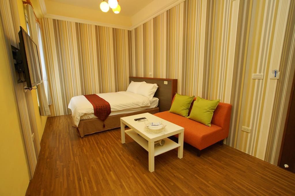 輕旅小站 Soft Travel Hostel Taitung Bagian luar foto